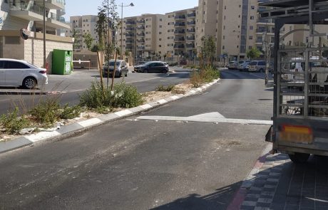 הותקנו באמפרים בכל רחבי שכונת משכנות אמנים