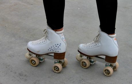 מגרש ההוקי בשכונת ״משכנות האומנים״ בתהליך בניה