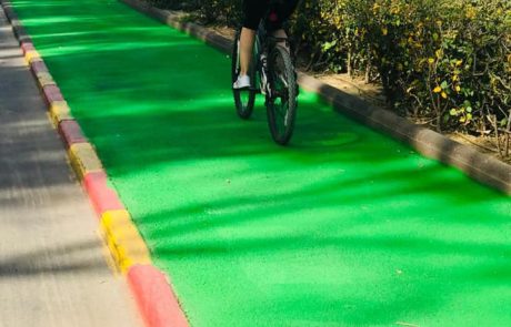 צובעים בירוק את כל שבילי האופניים בקריית מוצקין