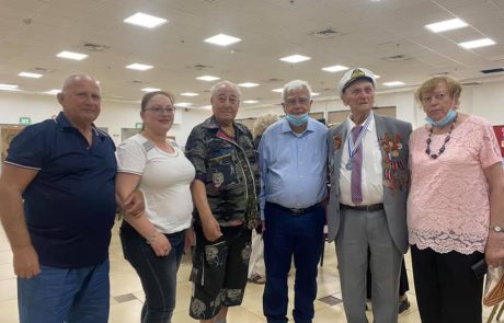 ראש העיר ומנכל העירייה מצדיעים לוטרנים