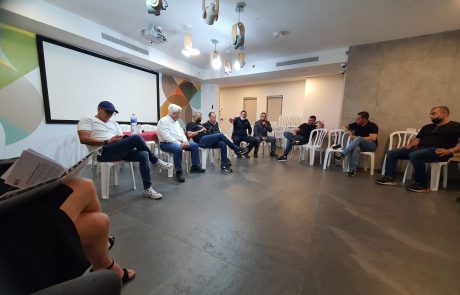 ועדי הבניינים במשכנות אמנים בפגישה עם נציגי העירייה