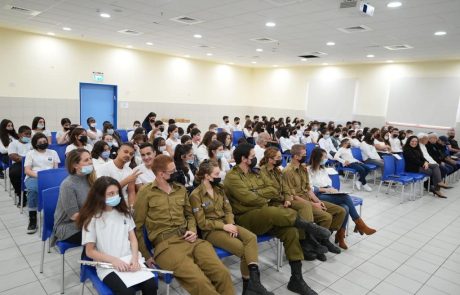 מחבקים את החיילים הבודדים תושבי מוצקין